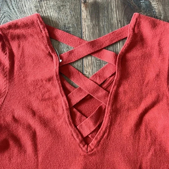 NWOT Love Ellie Burnt Orange Criss Cross Strappy Back V Neck Sweater Size M - Picture 10 of 11
